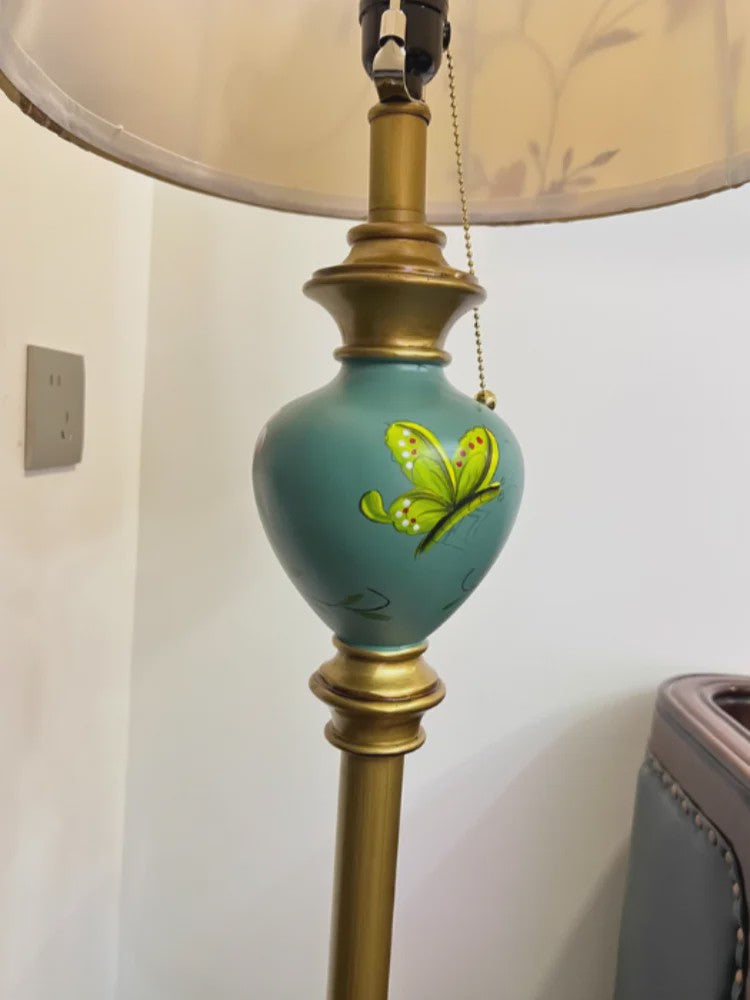 Luxe Retro Vloerlamp met Stoffen Kap en Handig Bijzettafeltje
