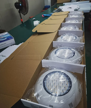 RGB LED Zwembadverlichting - Waterdicht IP68 Wandmontage - Kleurveranderend met Afstandsbediening