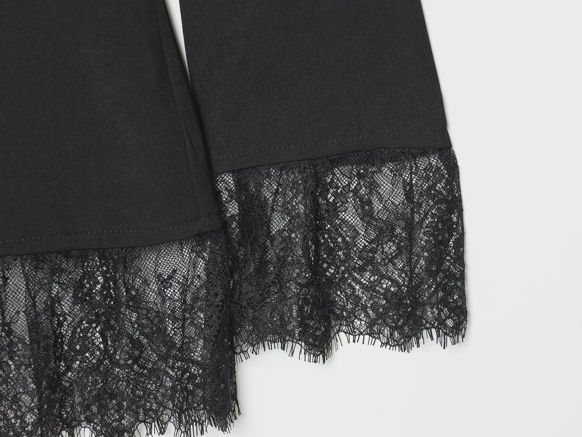 Elegante Zwarte Dames Blazer met Kantafwerking - Getailleerd V-hals Kantoorjasje