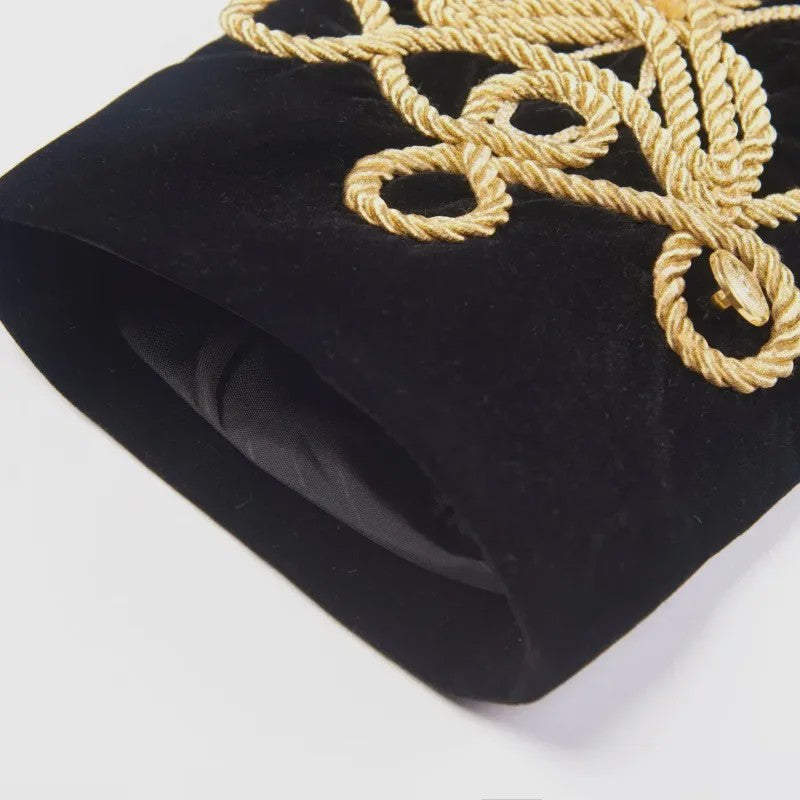 Luxe Zwarte Velvet Blazer met Gouden Borduursels - Heren Feest & Podium Kleding