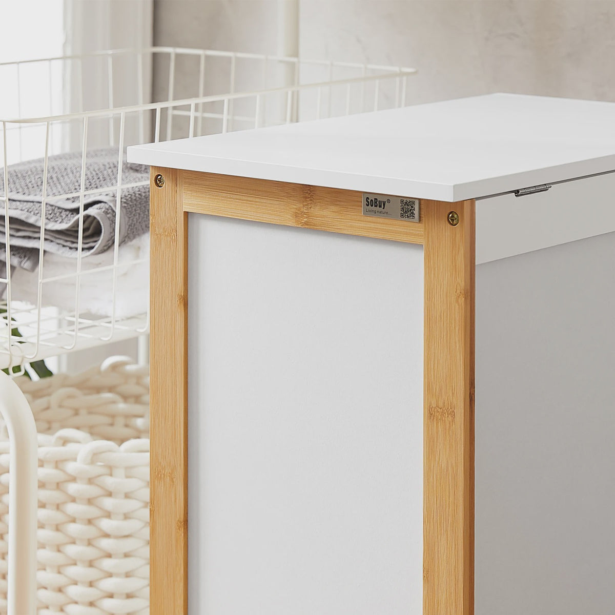 Stijlvolle Witte Wasbox met Bamboe Frame en Deksel