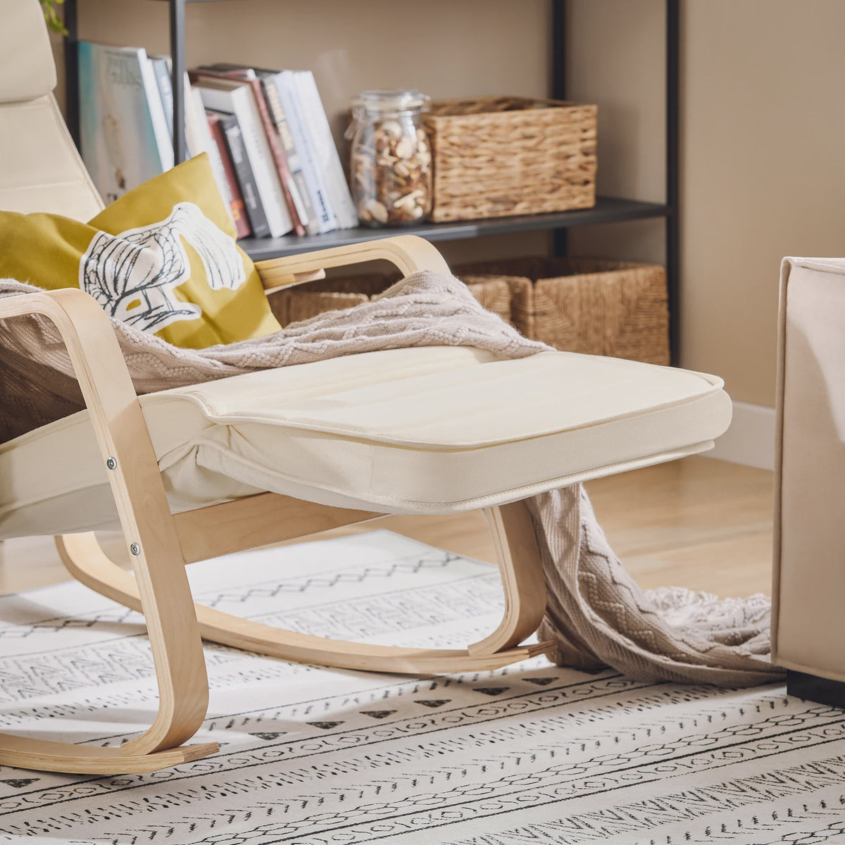 Luxe Schommelstoel Beige met Verstelbare Voetensteun & Draaifunctie | Comfortabel Relaxen