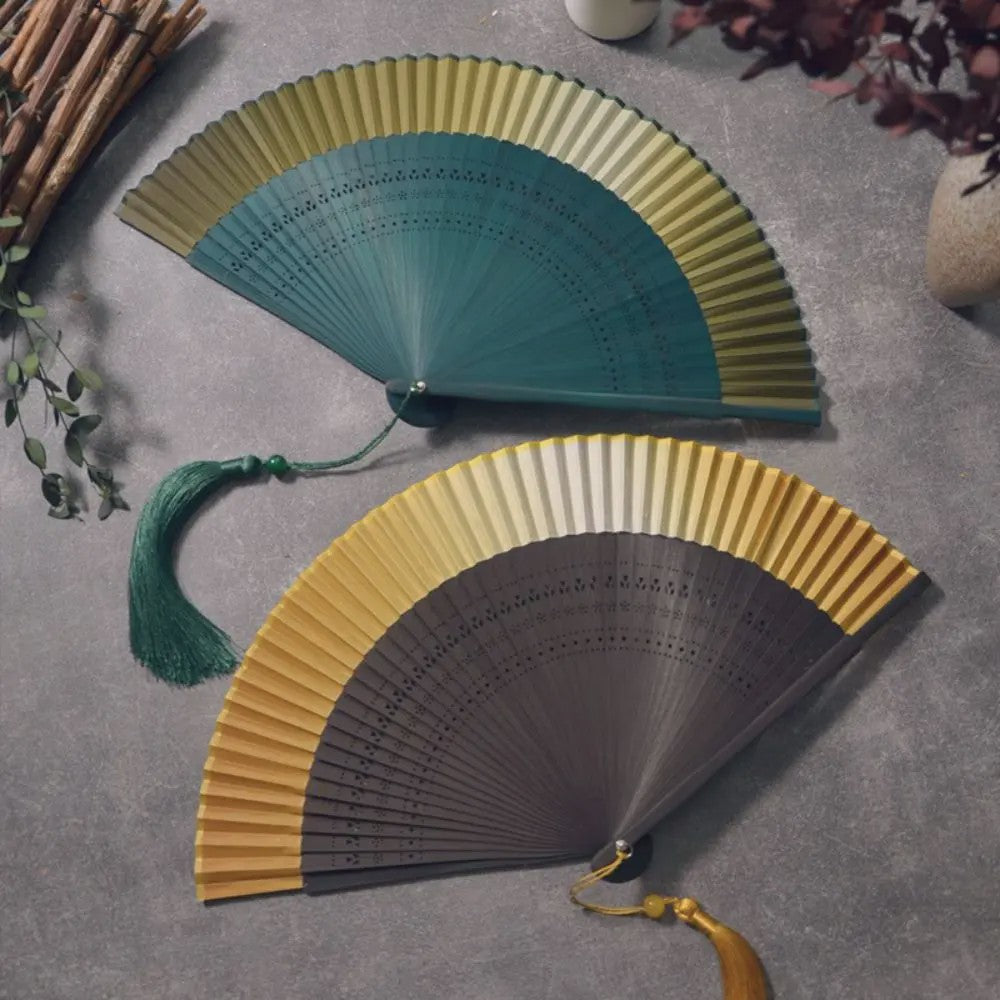 Luxe Bamboe Vouwventilator met Gradatiekleur & Kwastje - Retro Stijl