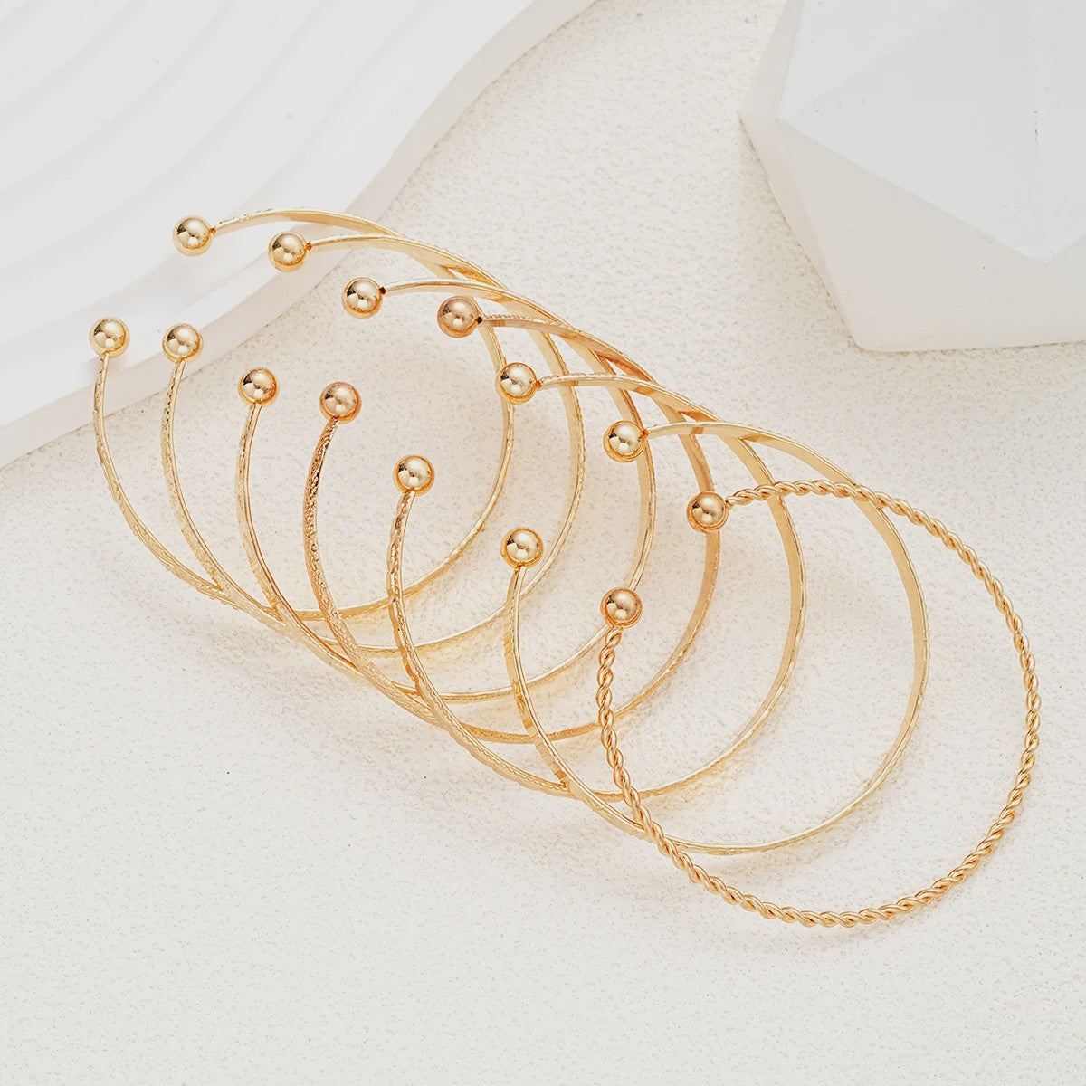 Set van 7 Gouden Punk Armbanden voor Dames - Streetwear & Goth Stijl