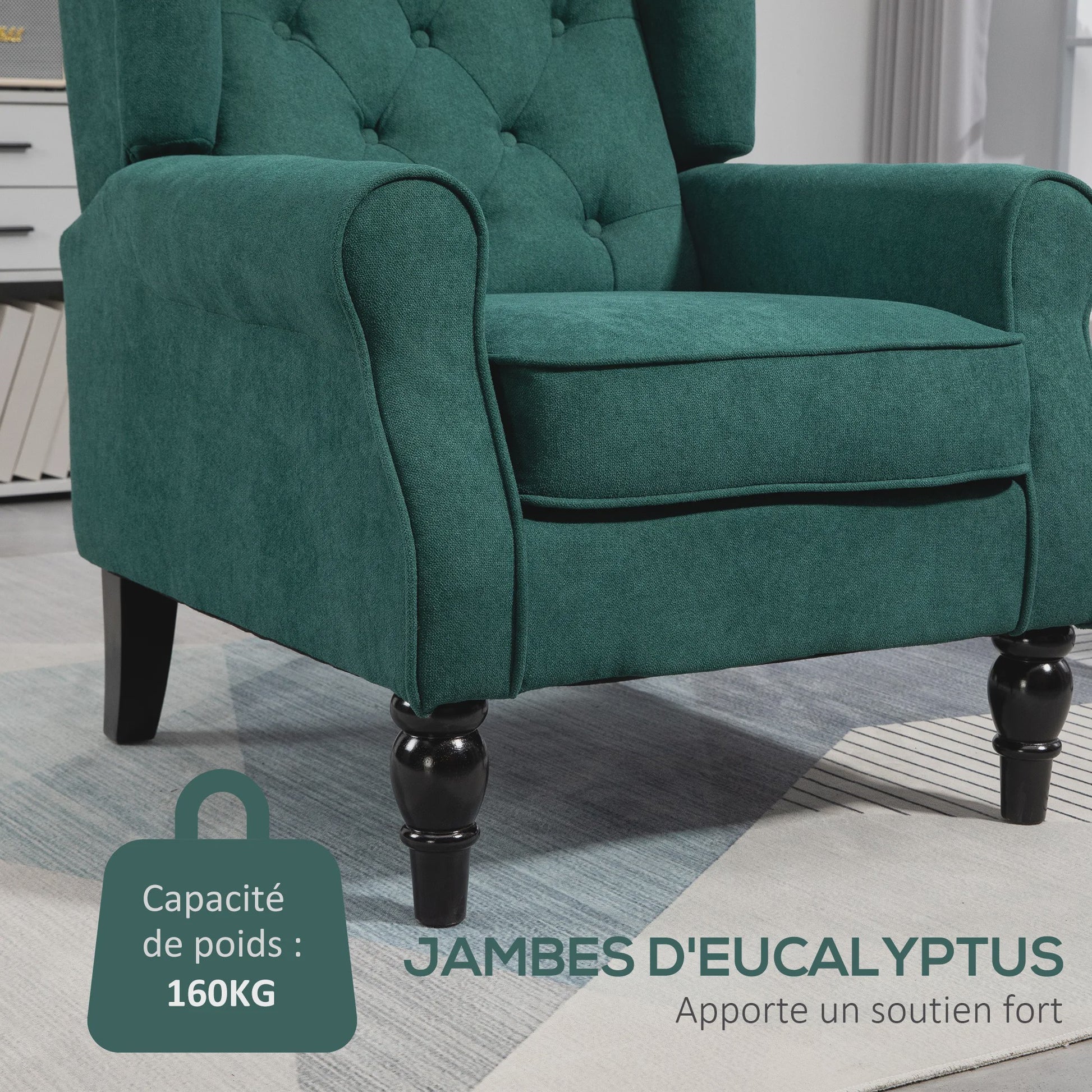 Groene Gestoffeerde Wingback Fauteuil met Brede Zitting en Klassieke Stijl
