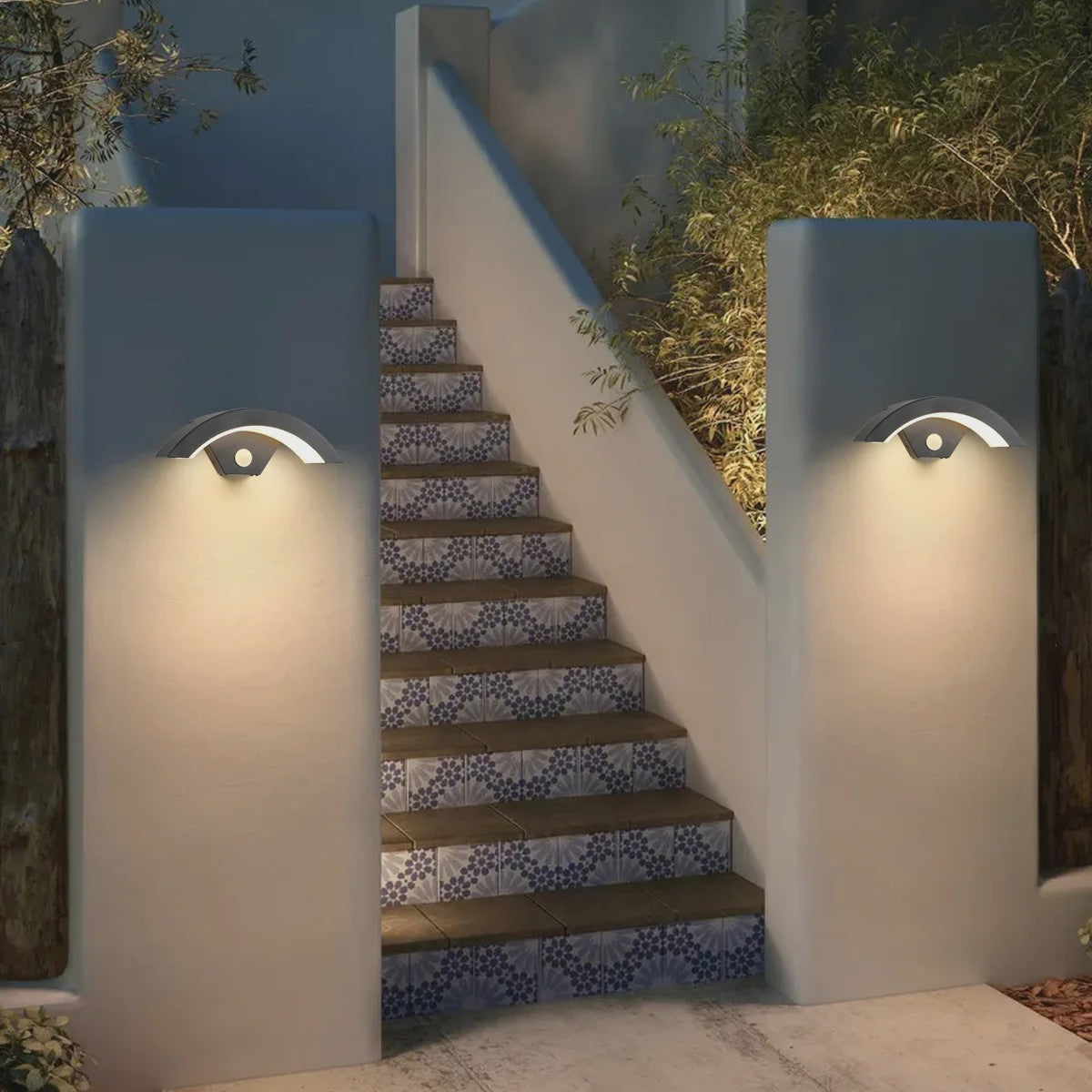 Moderne Zwarte Wandlamp met Bewegingssensor - 24W Warm Licht voor Buiten & Hal