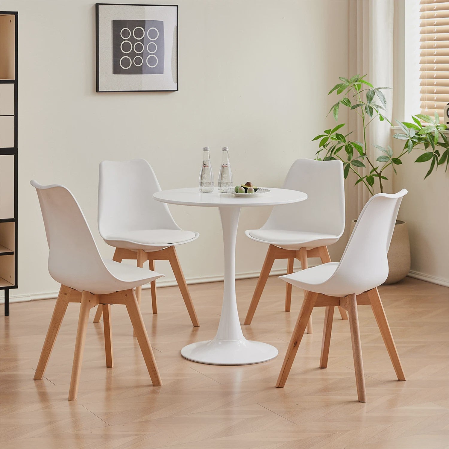 Set van 4 Scandinavische Eetkamerstoelen met Houten Poten en PU Comfortkussen