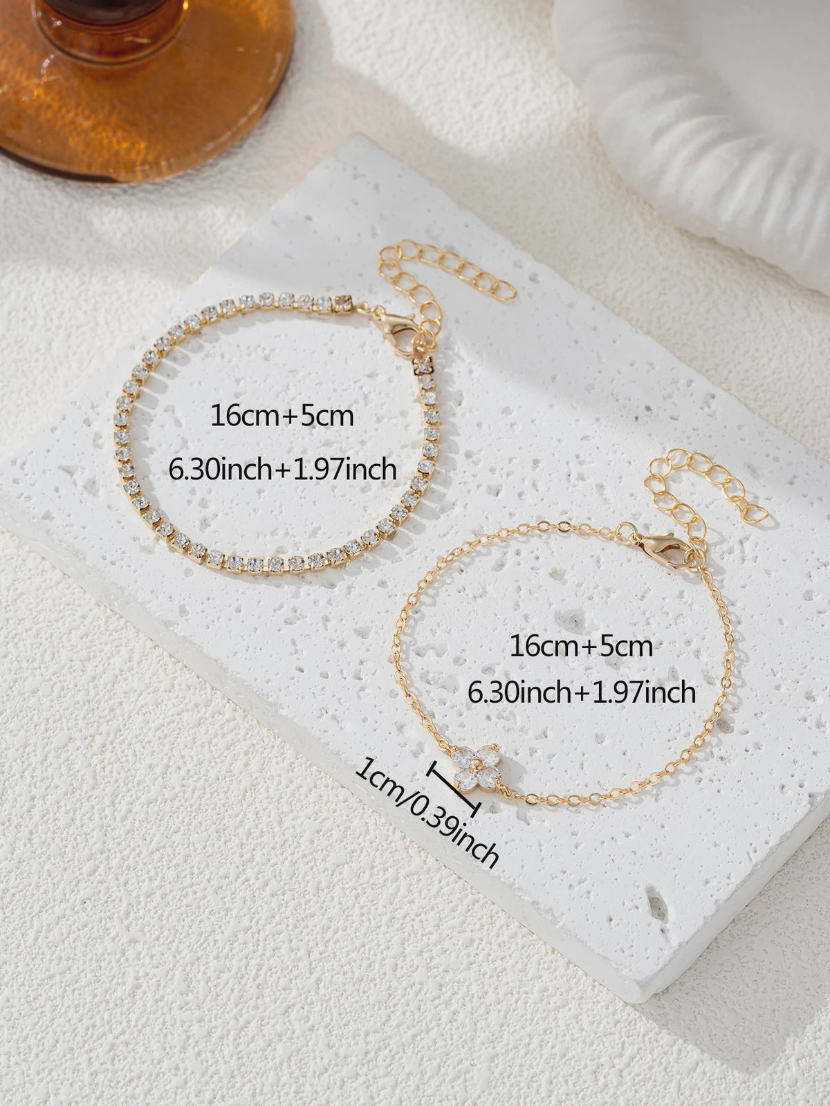 Set van 2 Dames Armbanden met Zirkonia Bloemen en Waterketting - Stijlvol voor Dagelijks Gebruik en Kantoor