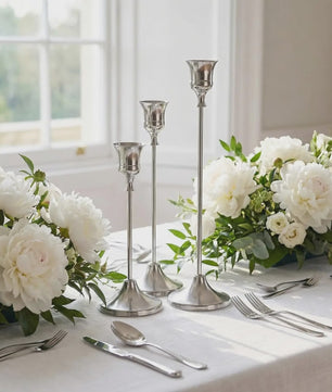 Set van 3 Zilverkleurige Vintage IJzeren Kandelaars - Luxe Belvorm & Europese Tafeldecoratie
