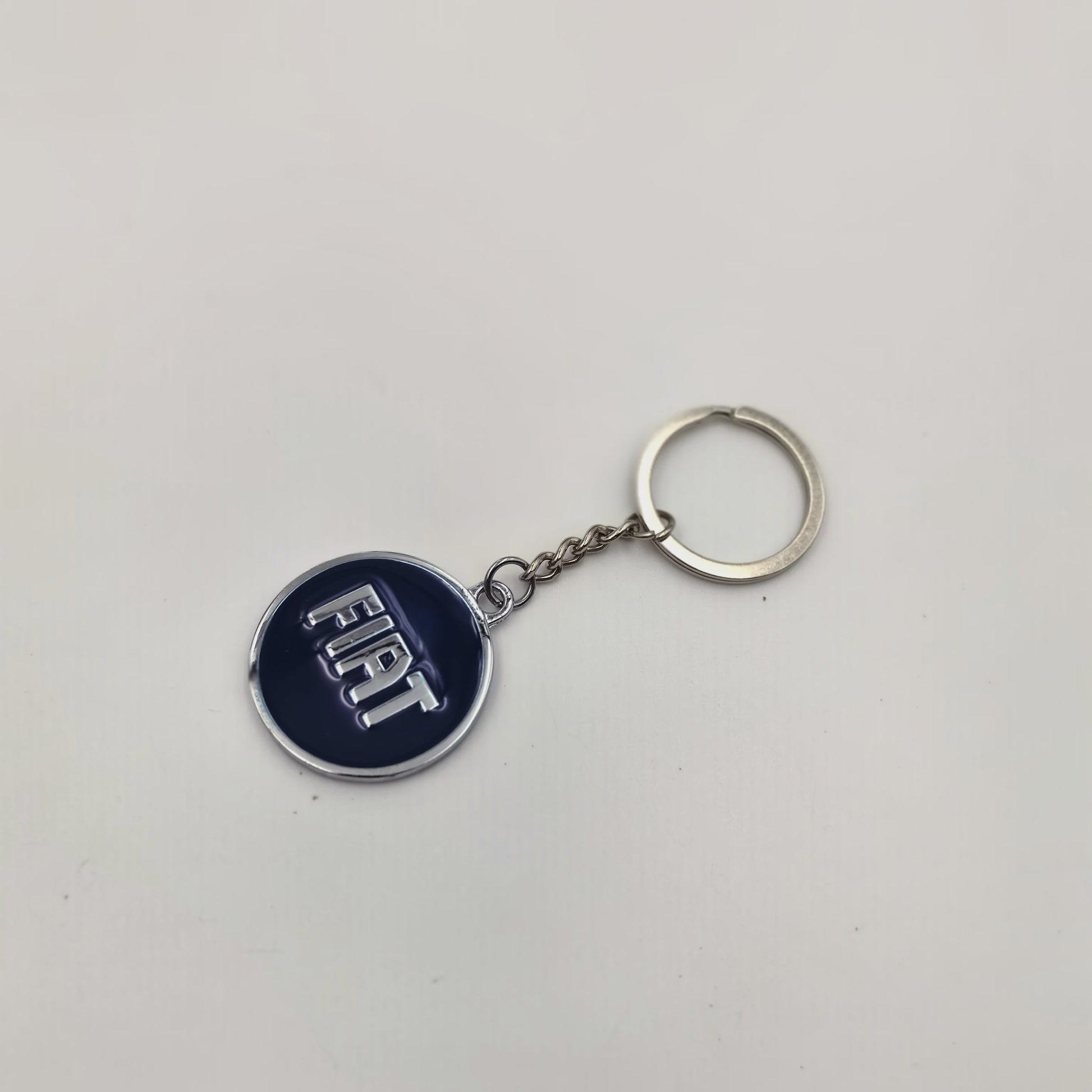FIAT Autosleutelhanger met Logo - Stijlvolle Sleutelhanger voor Diverse Fiat Modellen