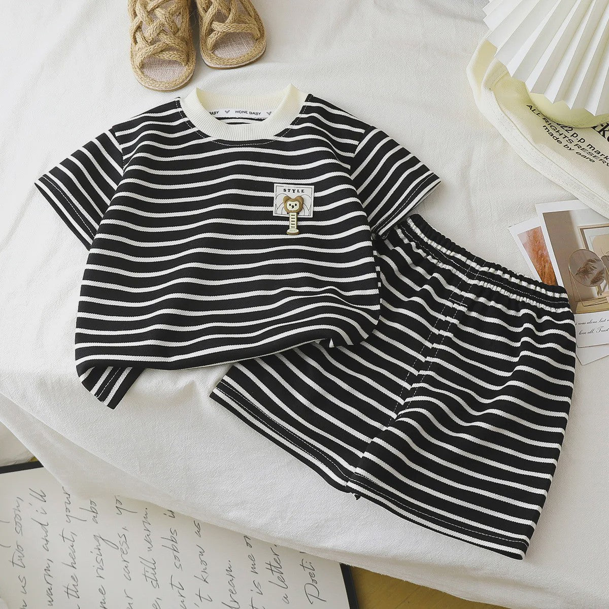 Zomer Set Kinderkleding: Gestreept T-shirt met Korte Mouwen en Short