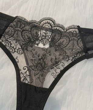 Zwarte Comfortabele 2-delige Lingerieset met Strikjes en Semi-transparant Kant