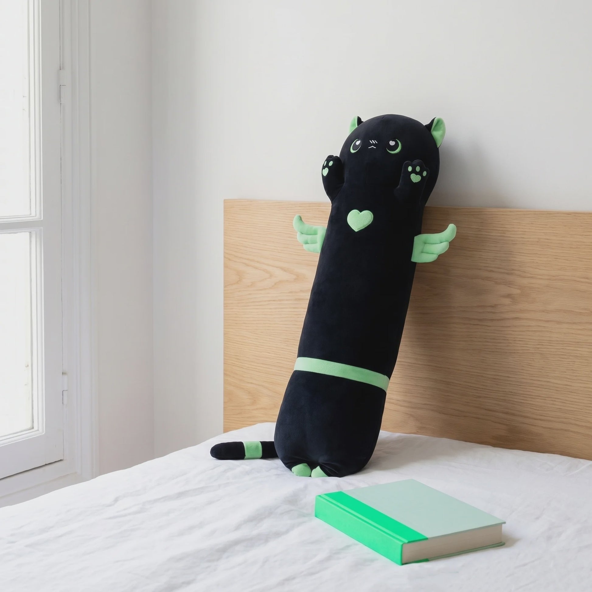 Kawaii Zwarte Kat Pluche Knuffelkussen met Vleugels - Extra Lang Slaapkussen voor Bank of Bed