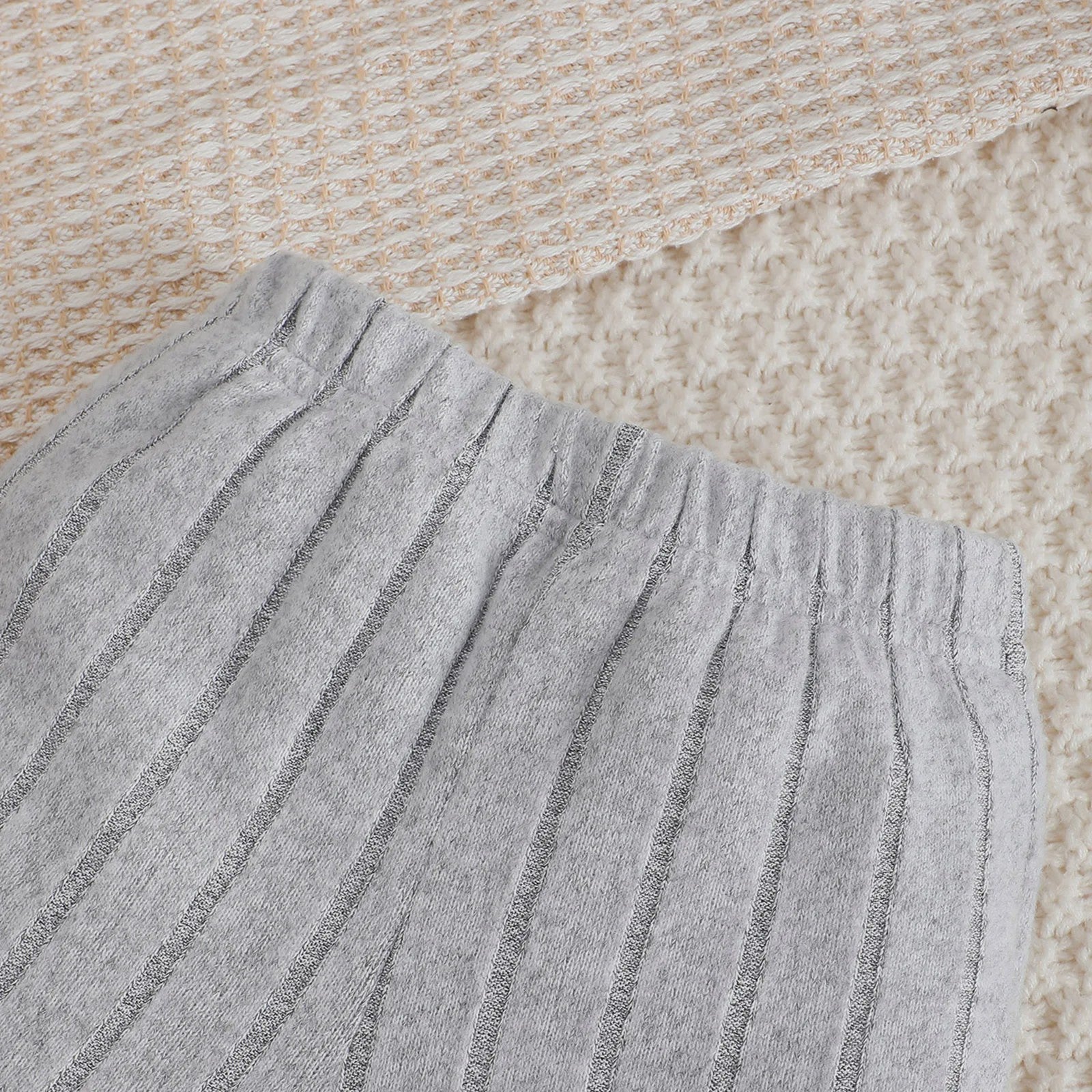 Baby Jongen Set: Longsleeve Bodysuit, Broekje & Muts - Kleurblok Design (0-18 Maanden)