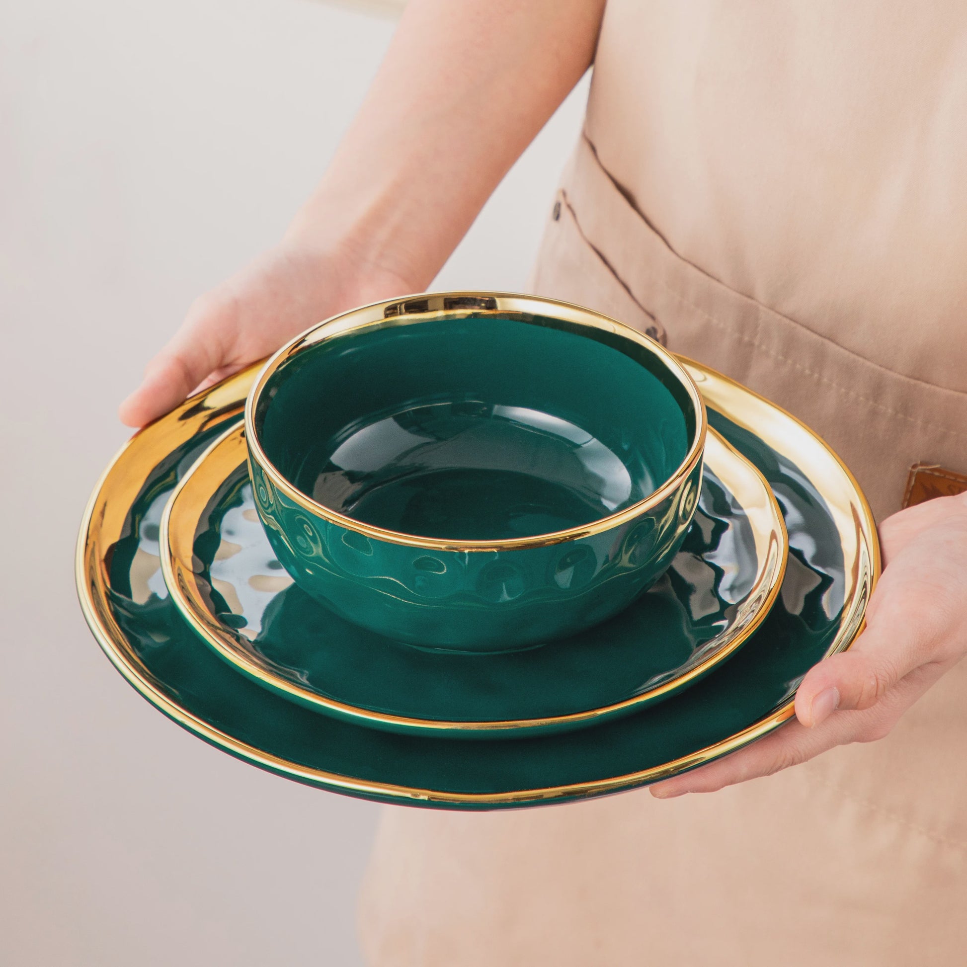 LOVECASA 12/24-delig Servies Set - Porselein met Gouden Rand - Dinerborden & Kommetjes