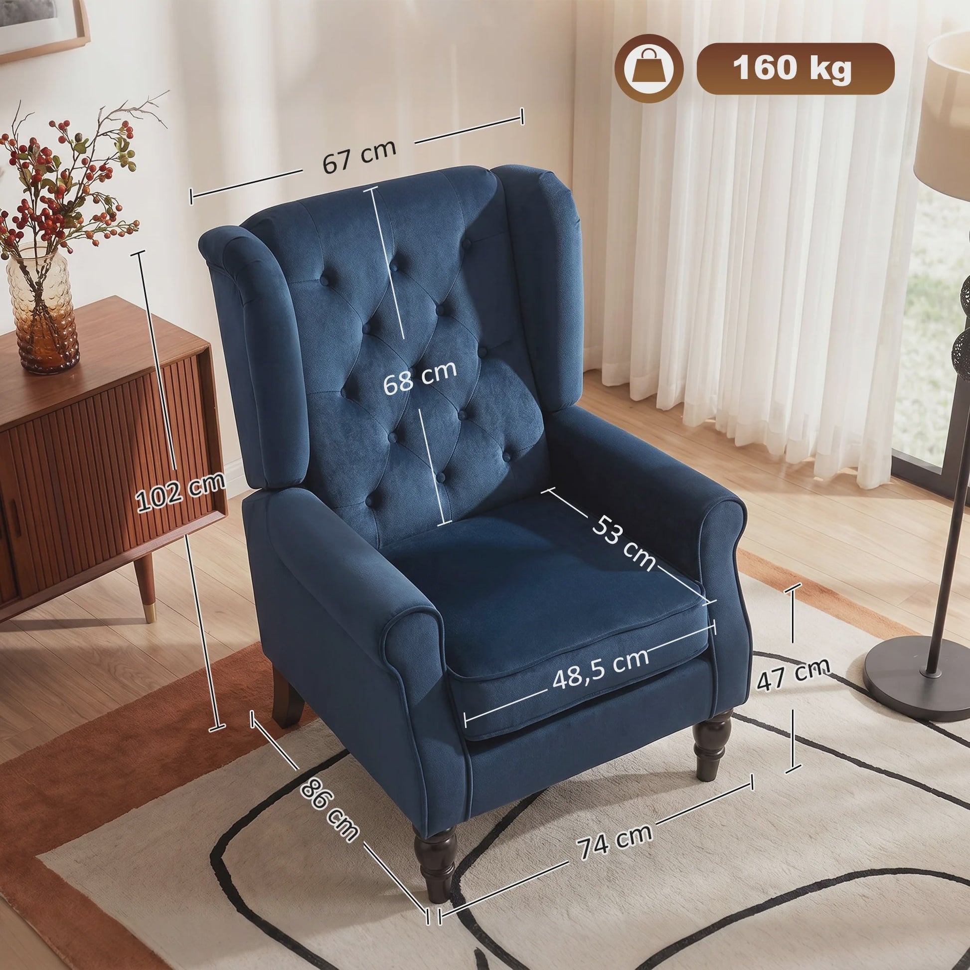 Donkerblauwe gestoffeerde fauteuil met brede zitting en klassieke houten poten - Comfortabel en stijlvol