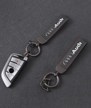 Luxe Audi Suede Sleutelhanger met Metalen Gesp - Stijlvolle Auto Accessoire