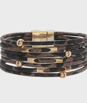 Luxe Leren Armband met Luipaardprint en Goudkleurige Accenten - Multi-Layer