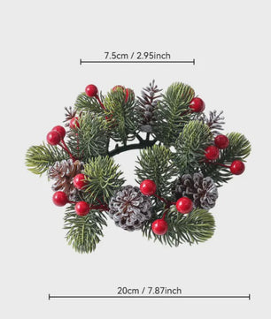 Kerstkrans met Kunstbessen, Dennenappels en Kaarsenring - Sfeervolle Tafeldecoratie voor Kerst