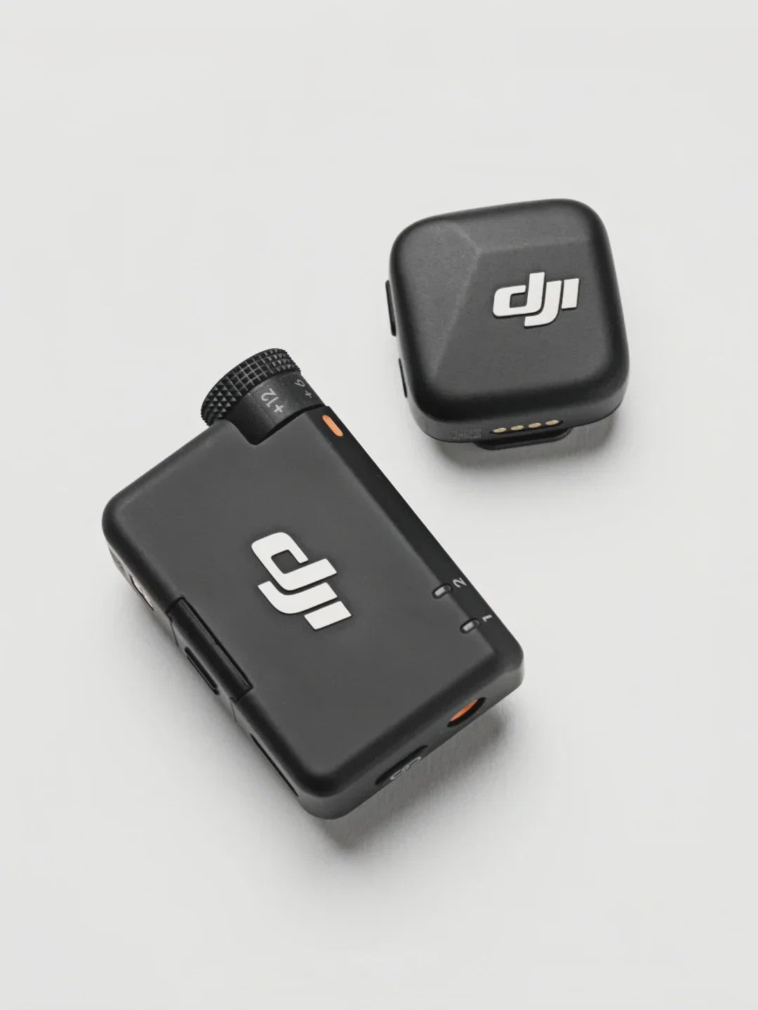 DJI Mic Mini: Draadloze Microfoon voor Vlogs & Streaming | 48u Batterij, 400m Bereik, Ruisonderdrukking