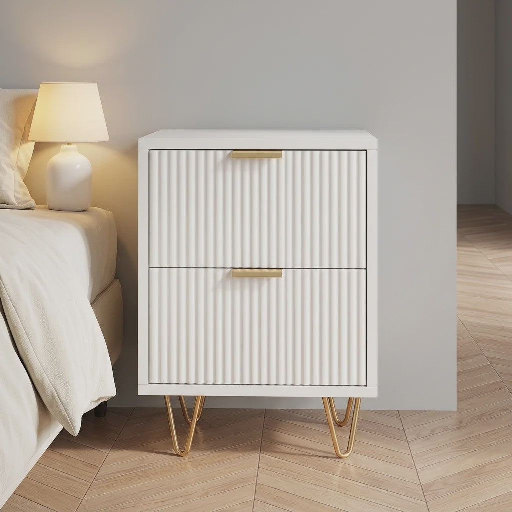 Moderne Witte Nachtkastje met 2 Lades en Gouden Poten - Scandinavisch Design
