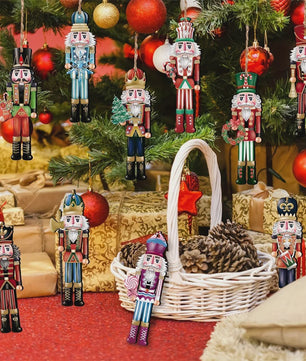 12x Houten Notenkraker Kersthanger - Decoratie voor Kerstboom & Nieuwjaar