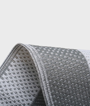 Outdoor Mat 6x9 ft met Grondpennen - Duurzaam PP, Grijs/Wit, voor Tuin, Camping & Strand