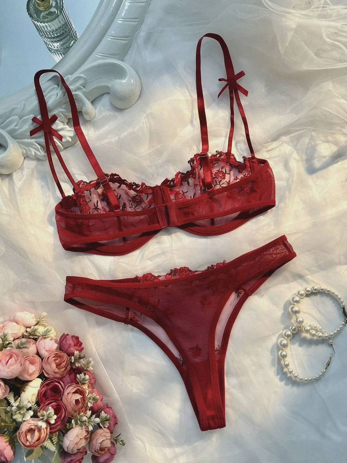 Luxe Lingerieset met Transparante Kant en Bloemenborduursel - Beha en Slip