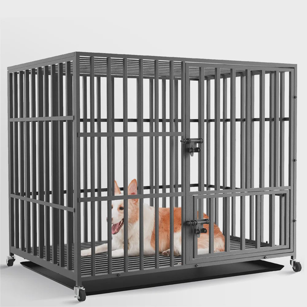 Robuuste Metalen Hondenkennel met 3 Deuren, Wielen en Uitneembare Lade