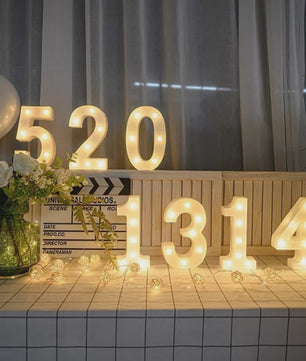 Decoratieve LED Letter & Cijfer Lampen - Creëer Sfeer met Warm Licht