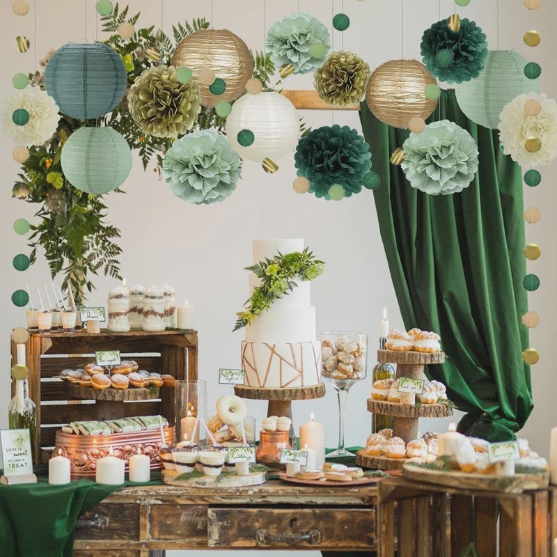 16-delige Feestdecoratie Set: Saliegroene Lampionnen & Pompons in Goud, Ivoor & Grijsgroen