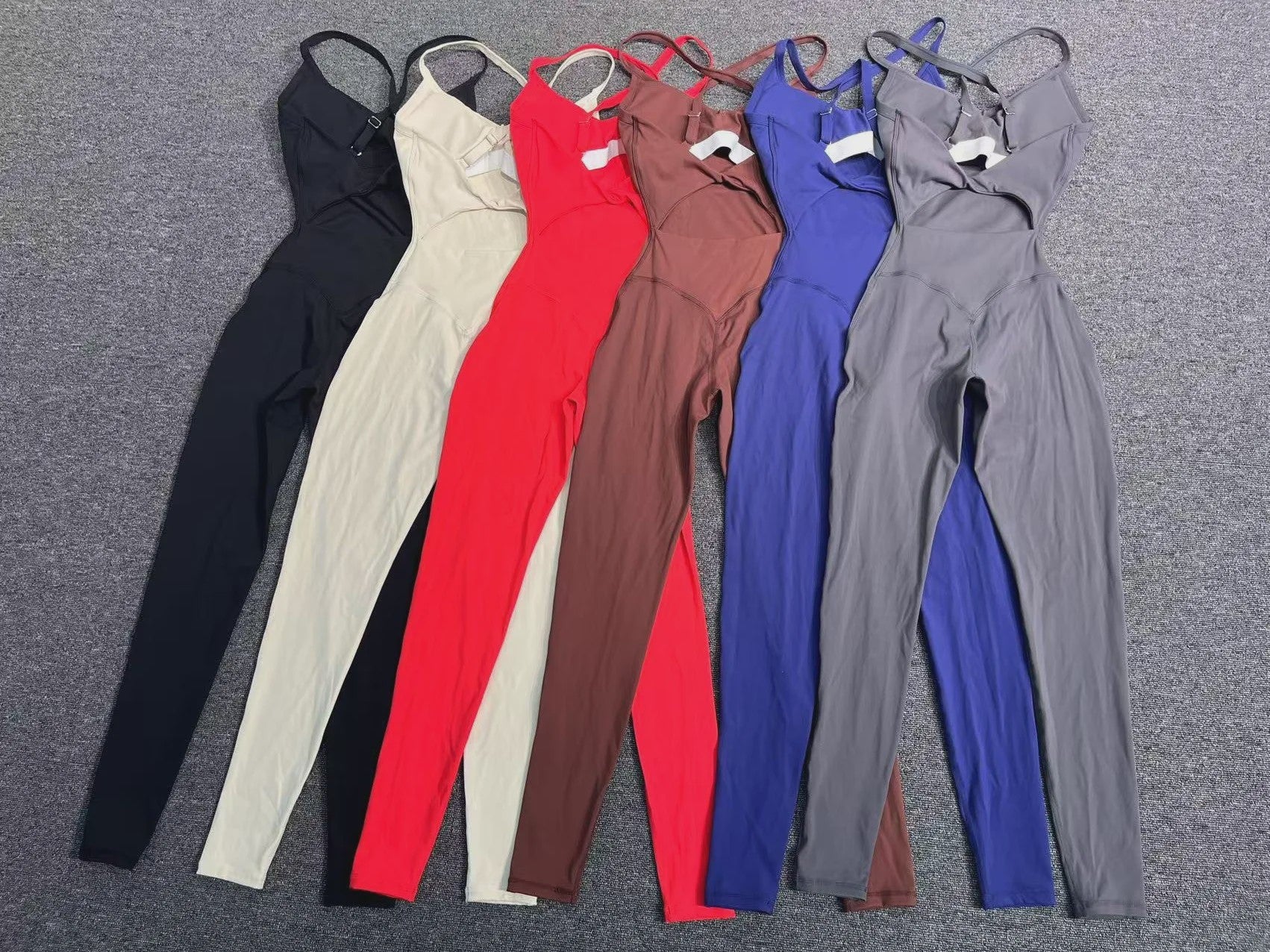 Sportieve Dames Jumpsuit met Open Rug en Kruisbanden - Perfect voor Yoga, Fitness & Zomer