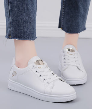 Dames Witte Sneakers met Geborduurde Bloem - Casual Leren Veterschoenen