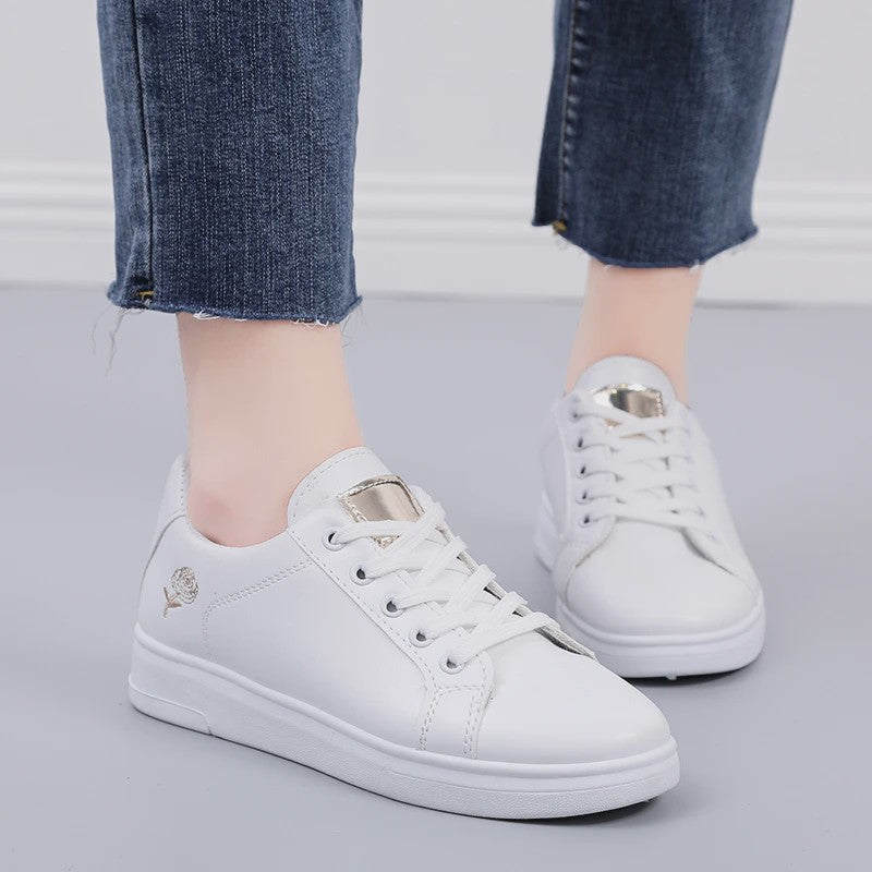 Dames Witte Sneakers met Geborduurde Bloem - Casual Leren Veterschoenen
