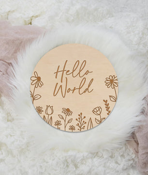 Houten Baby Aankondigingsbord 'Hello World' - Geboortegegevens met Bloemen Gravure