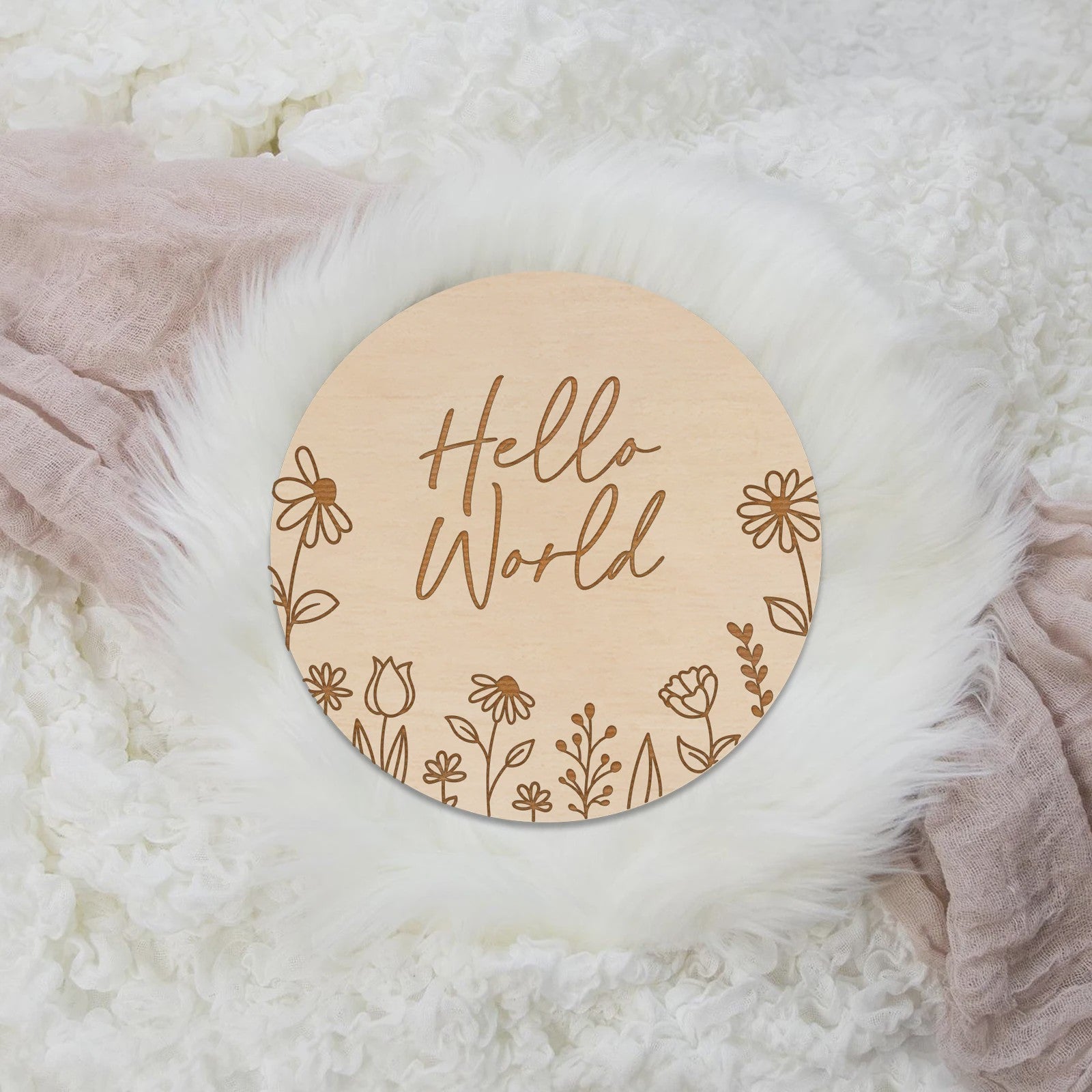 Houten Baby Aankondigingsbord 'Hello World' - Geboortegegevens met Bloemen Gravure