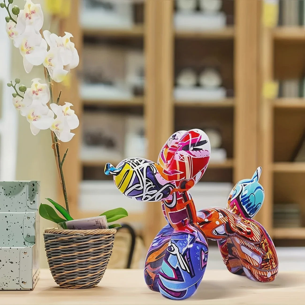 Kleurrijke Ballonhond Sculptuur - Graffiti Stijl Hondenbeeldje voor Woonkamer Decoratie