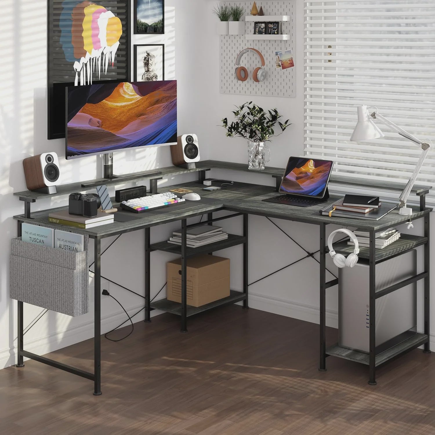 L-Vormig Bureau met RGB LED, USB & Stopcontacten - Grijze/Zwarte Gaming Werkplek