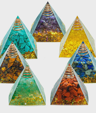 Orgonite Kristal Piramide - Energie & Meditatie Tool - Amethist & Kwarts Decoratie