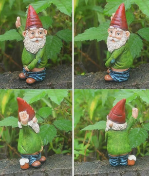 Grappige Plassende Tuinkabouter - Resin Beeldje voor Tuin & Terras