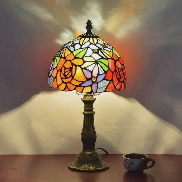 Stijlvolle Tiffany Tafellamp met Glas-in-Lood - Sfeervolle Leeslamp voor Woonkamer, Slaapkamer of Kantoor