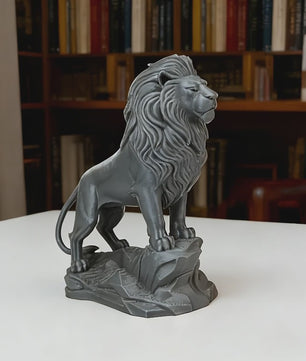 Luxe Leeuw Beeldje - Goud/Zilver Afwerking - Symbool van Moed & Loyaliteit - Decoratie voor Bureau & Kantoor
