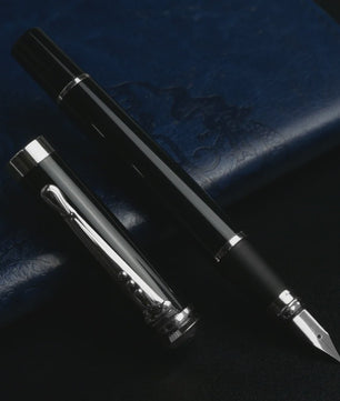 Luxe Zwarte Metalen Vulpen met Extra Fijne 0.38mm Penpunt - Ideaal voor Kalligrafie & Cadeau
