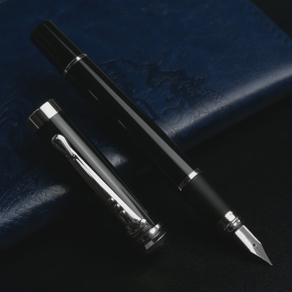 Luxe Zwarte Metalen Vulpen met Extra Fijne 0.38mm Penpunt - Ideaal voor Kalligrafie & Cadeau