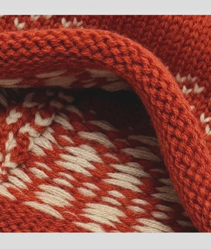 Dames Muts met Fair Isle Patroon, Pompon en Omgeslagen Boord - Warm & Stijlvol