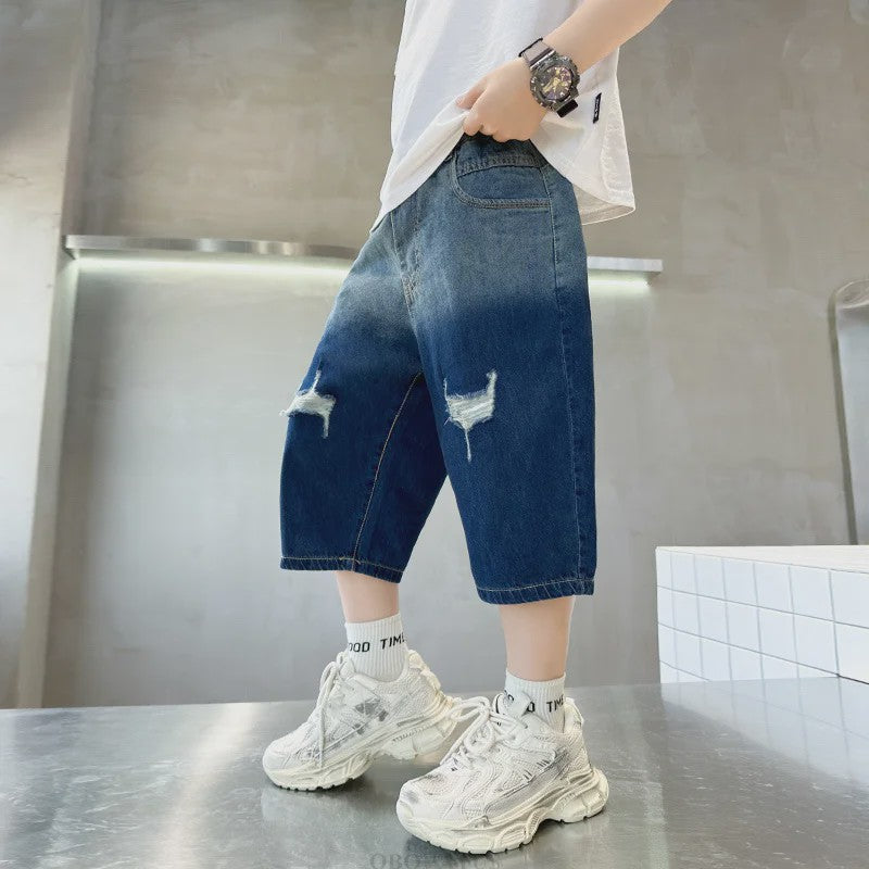 Stoere Denim Shorts voor Jongens | Zomerse Capri Broek met Gradient Kleur & Ripped Details | 5-14 Jaar