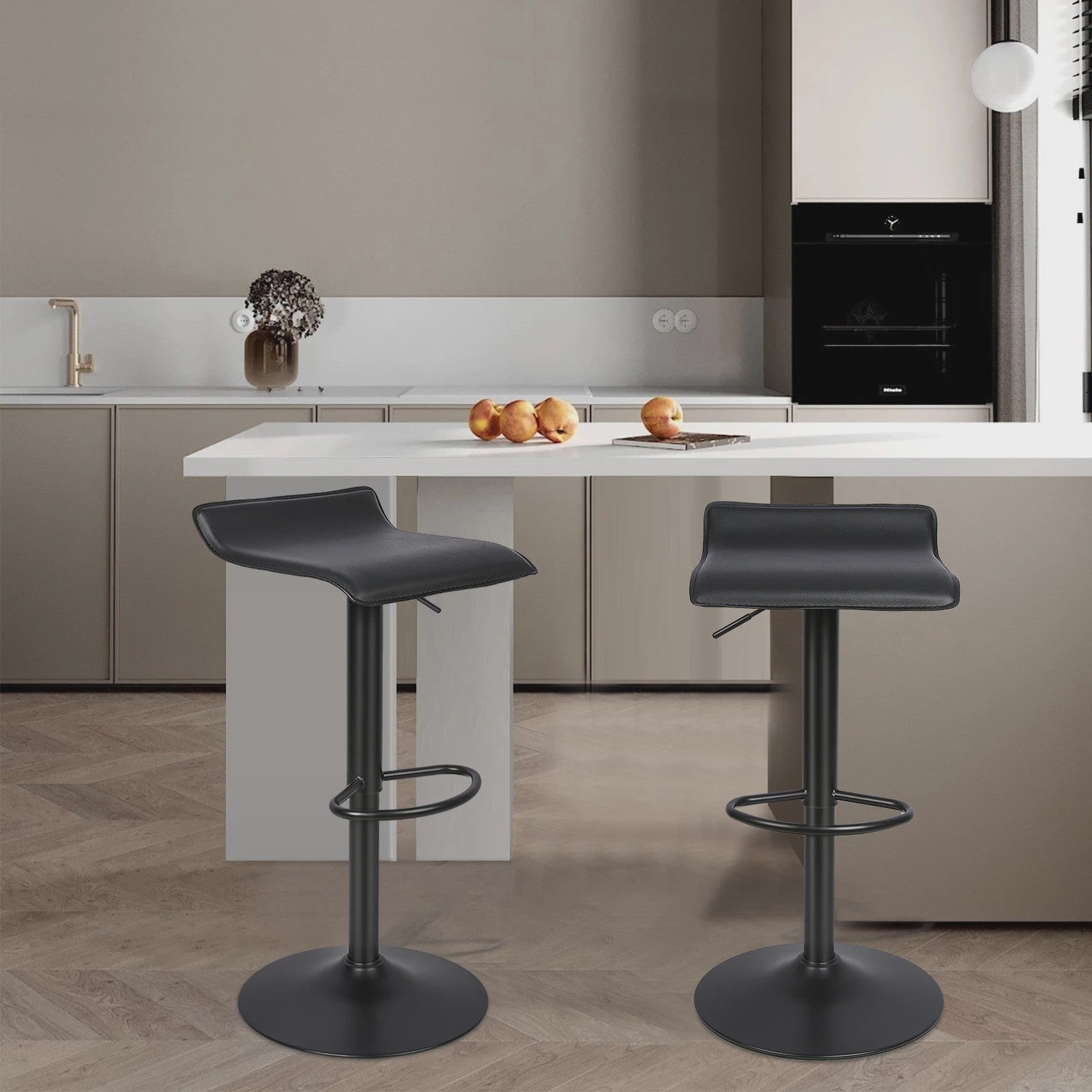 Set van 2 Zwarte Barstoelen met Leerlook, 360° Draaibaar en In Hoogte Verstelbaar