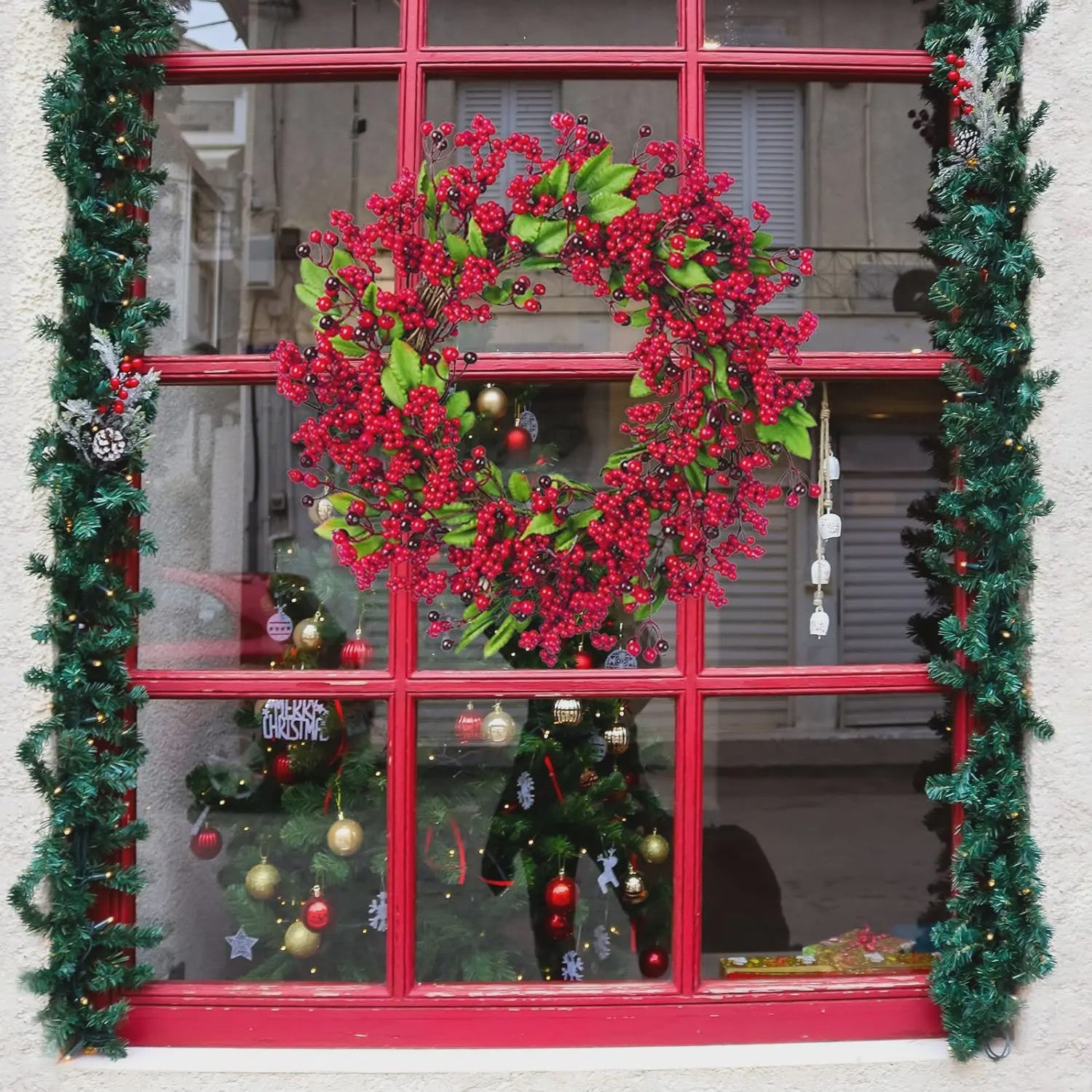 Handgemaakte Kerstkrans met Rode Bessen voor Buiten - Winter Decoratie