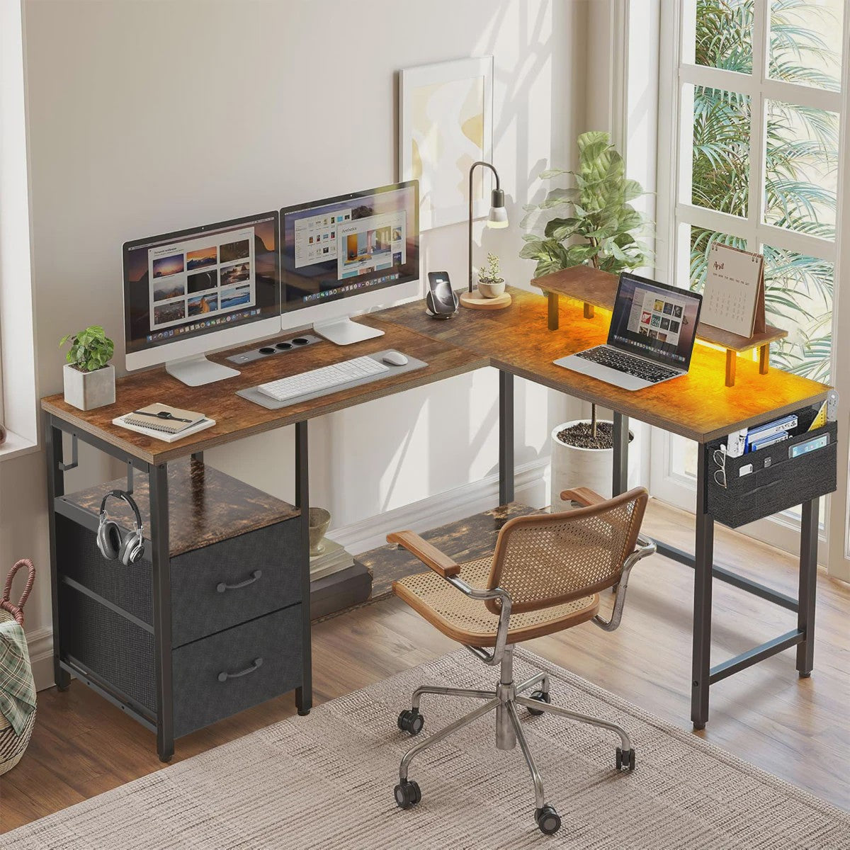 L-Hoekbureau met LED, 3 Stopcontacten, 2 USB-poorten, 2 Laden & Monitorstandaard