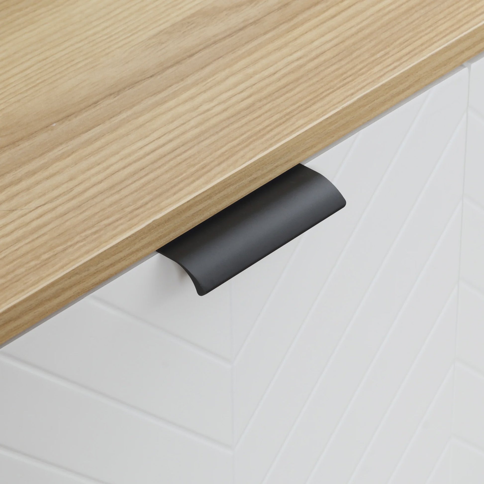 Modern Wit Dressoir met Natuurlijk Houtdetail - 120 cm Breed - Anti-Tip Functie